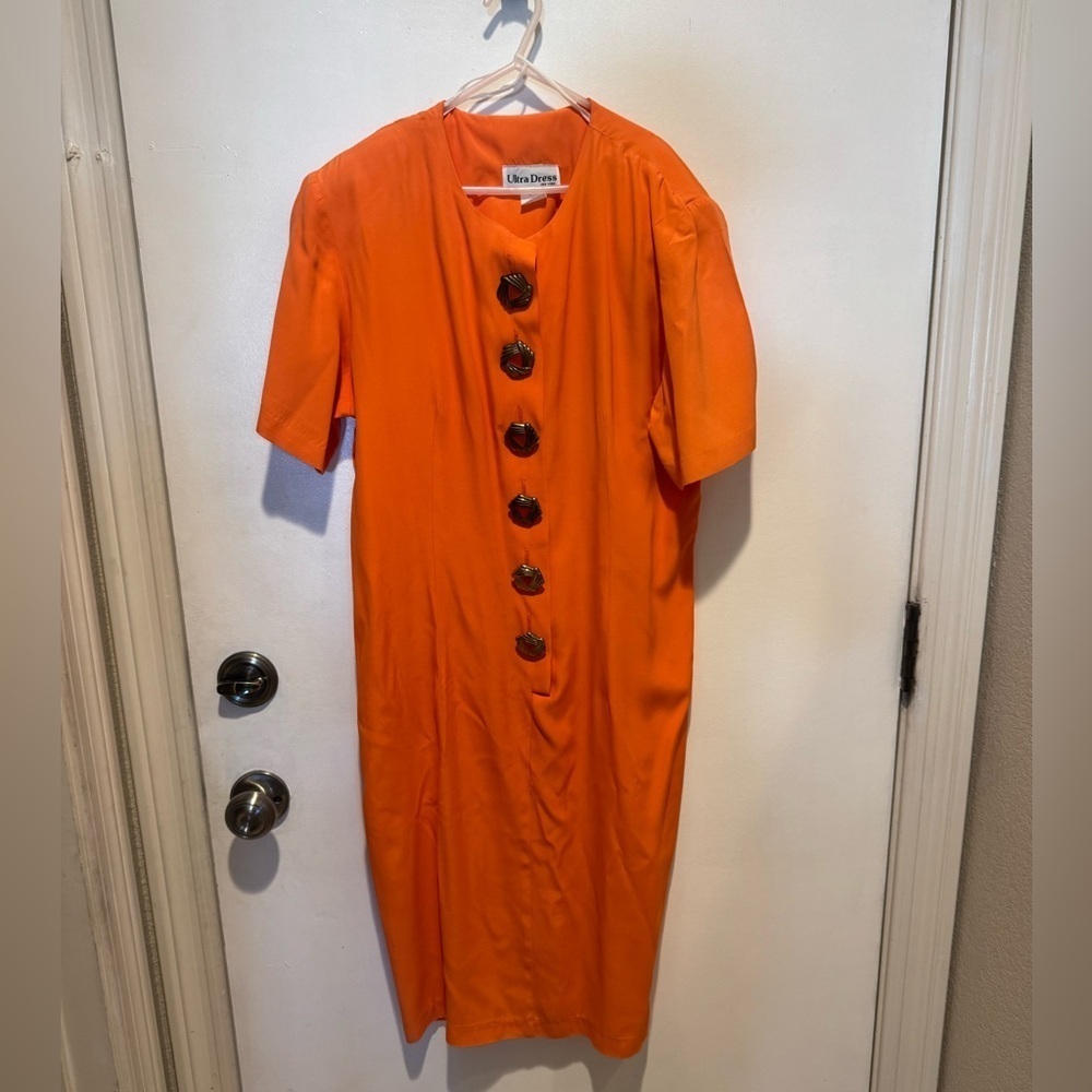 Vintage Orange Pencil Dress large brass colored buttons, shoulder pads sz 4 fit - Picture 4 of 8